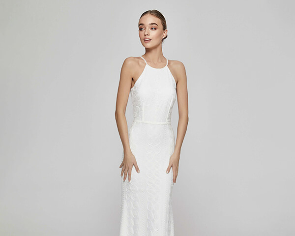 Styling-Tipps für hochgeschlossene Brautkleider