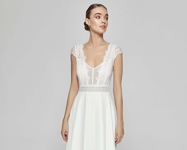 What Body Shapes Go Perfect With A-Line Bridal Dresses?