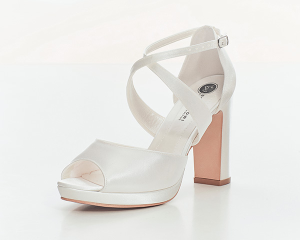 Is It Good To Wear Peep-Toe Wedding Shoes During Winter Wedding?